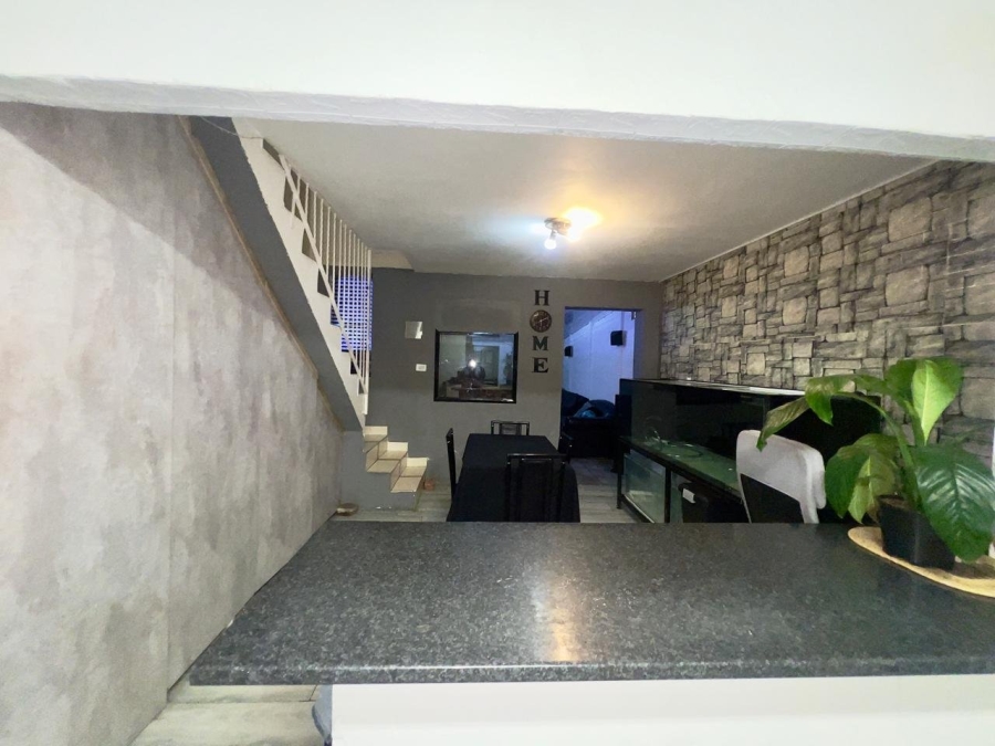 2 Bedroom Property for Sale in Woodlands Western Cape